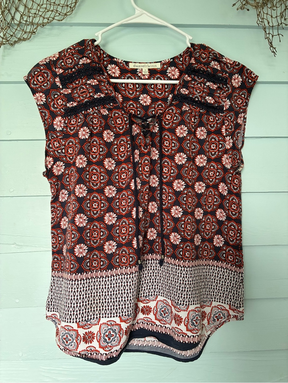 Daniel Rainn Black and Red Printed Tie-Neck Cap-Sleeve Top